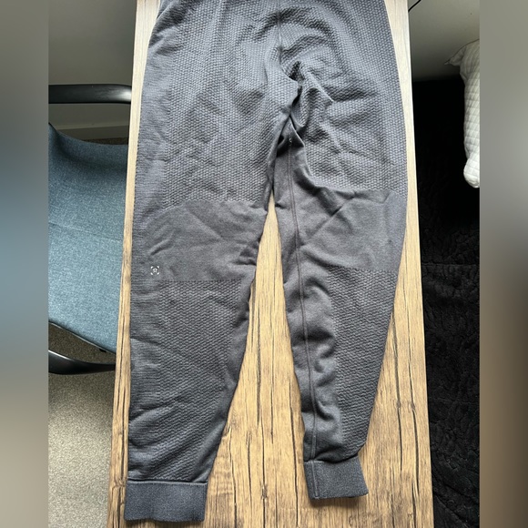 Lululemon Mens Joggers with Pocket Zippers - Medium - Picture 4 of 5